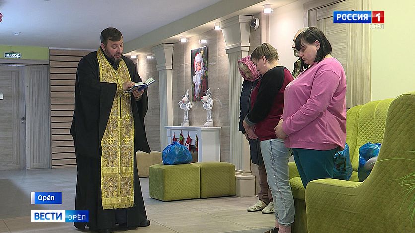 Орловский священнослужитель помогает курянам в ПВР