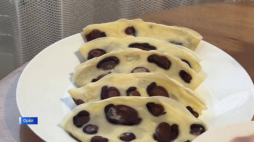 Орловцы готовят необычные блины